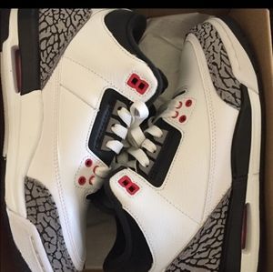 Jordan retro 3 BG Size 4.5 youth